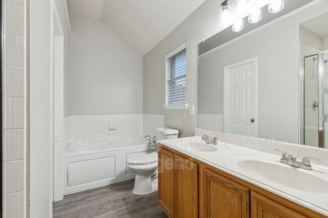 Building Photo - 1800 Meadow Lark Ln