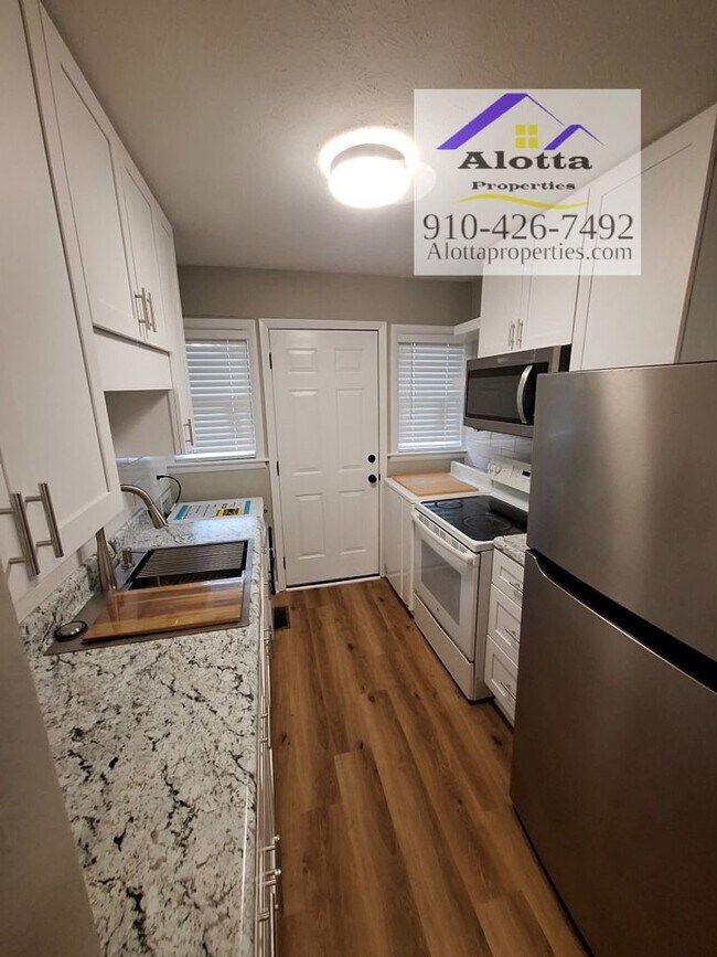 Building Photo - 836 Ridge Rd