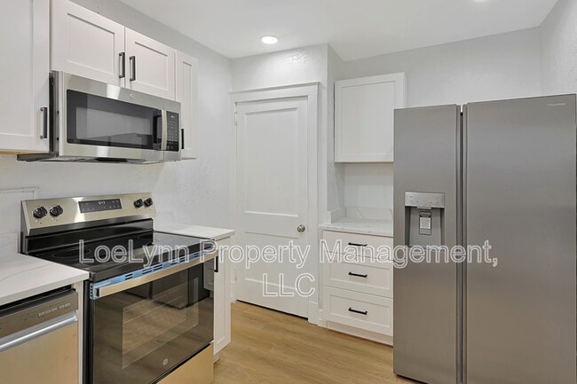 Building Photo - 822 Greene St