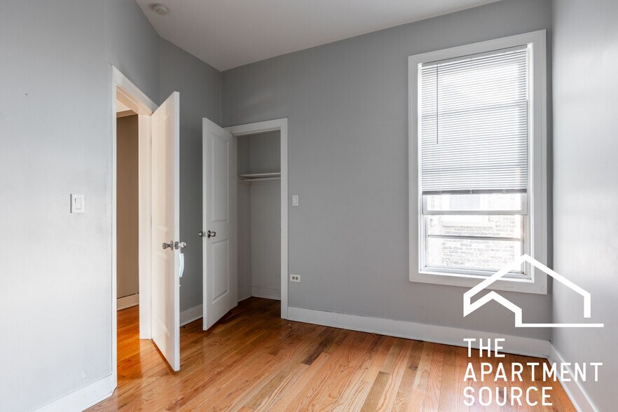 Building Photo - 4736 W Armitage Ave