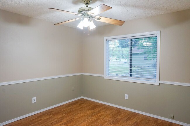 Building Photo - 4 Bedroom home tucked away in Hayden