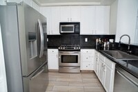 Building Photo - 9610 Zelzah Ave