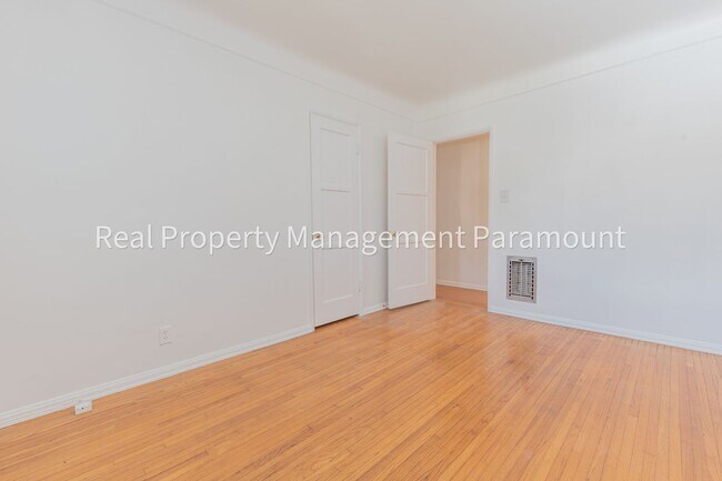 Building Photo - 1460 Orange Grove Ave