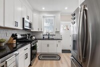 Building Photo - Luxurious 3-Bedroom Townhome in Point Breeze! Available NOW!