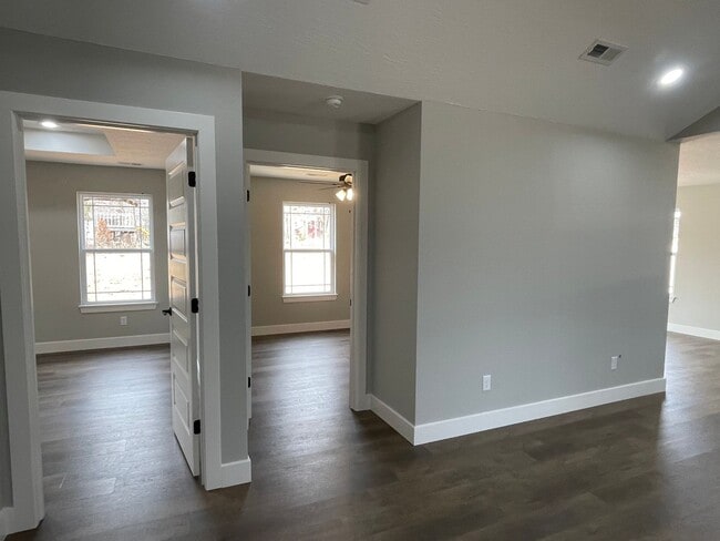 Building Photo - NEW CONSTRUCTION 3 Bed 2 Bath FOR RENT in Waynesville