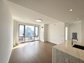 Building Photo - 75 Park Ln S