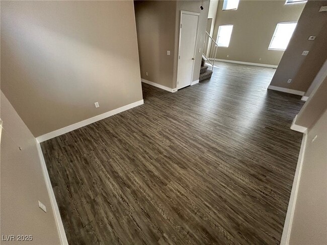 Building Photo - 9844 Via Delores Ave