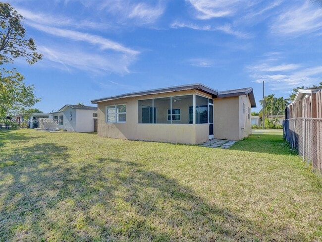 Building Photo - 8550 NW 27th Pl