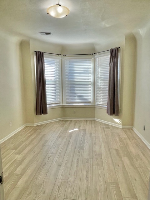 Front bedroom - 1367-1369 Stevenson St