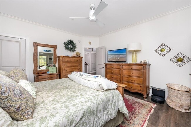 Building Photo - 1020 S Rome Ave