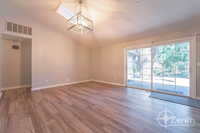 Building Photo - 1701 SE 123rd Ave