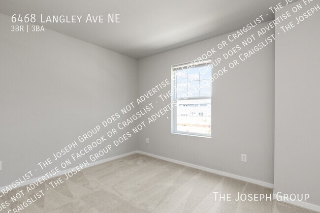 Building Photo - 6468 Langley Ave NE