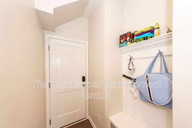 Building Photo - 139 Rowans Creek Dr