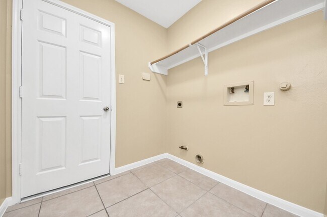 Building Photo - 8431 Taraglen Ct