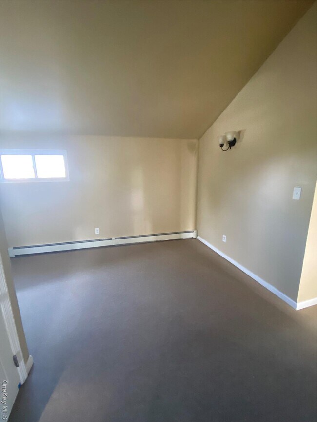 Building Photo - 18 Third Ave