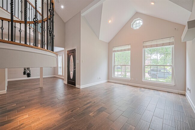 Building Photo - 3406 Mesquite Dr