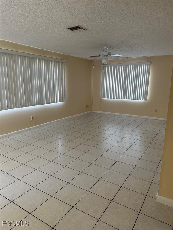 Building Photo - 4824 Lucaya Dr