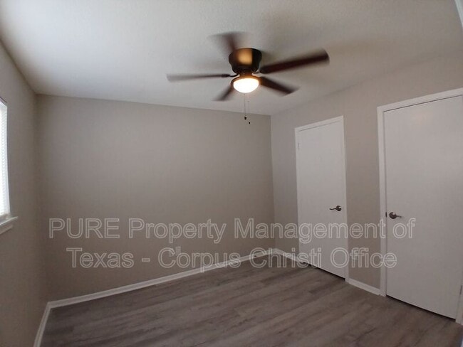 Building Photo - 5001 Middlecoff Cir