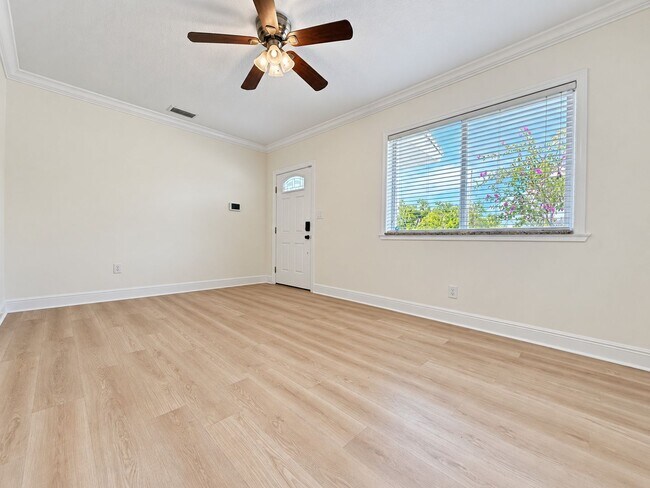 Building Photo - 2714 W Palmetto St