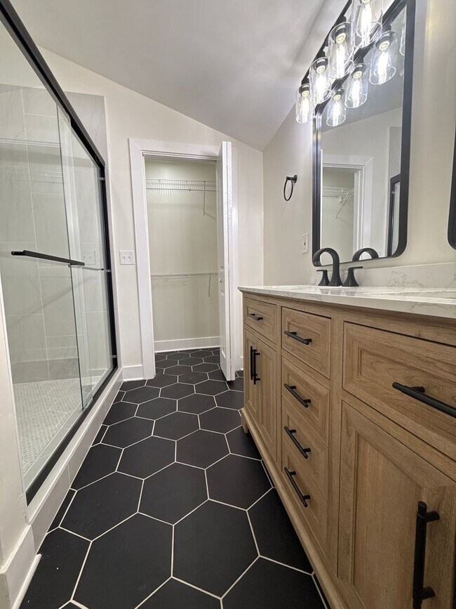 Building Photo - Beautifully Renovated Home in Prime Smyrna...
