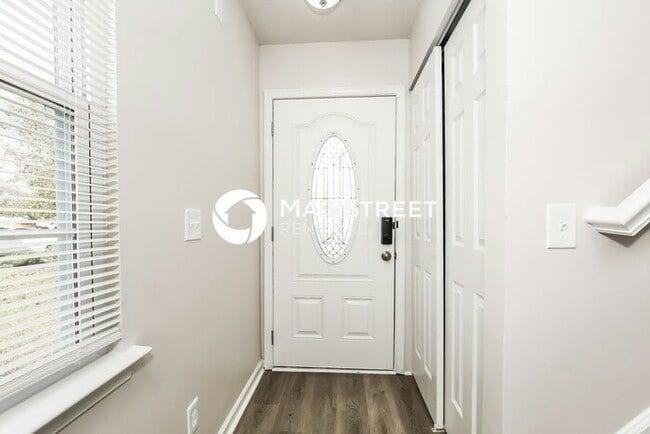 Building Photo - 3 Bedroom Pet-Friendly Home in Greensboro, NC with Main Street Renewal