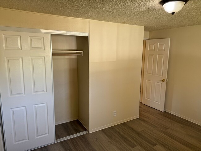 Building Photo - Updated 4 bedroom 1 bathroom house in Eugene!