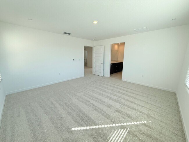 Building Photo - 10370 Bayson Wy