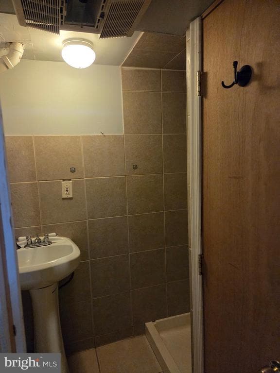 Building Photo - 1954 Kohl St