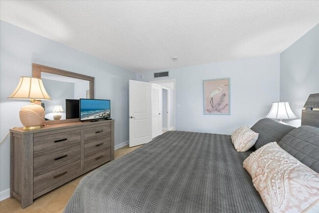 Building Photo - 440 S Gulfview Blvd