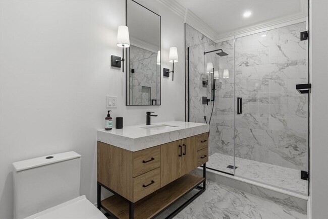 Building Photo - 959 Chestnut St