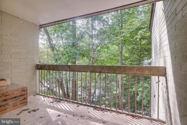 Building Photo - 2210 Springwood Dr