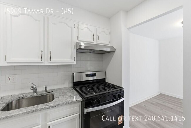 Building Photo - 5909 Tamar Dr