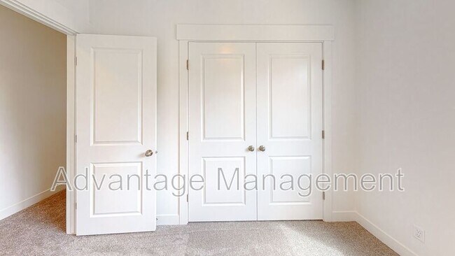 Building Photo - 1583 Stark Dr