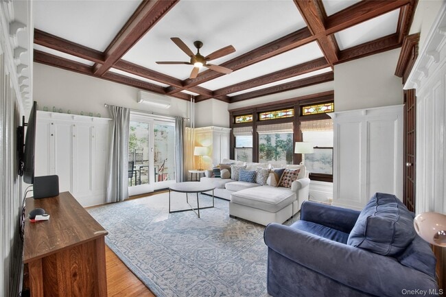 Building Photo - 121 Morris Ave