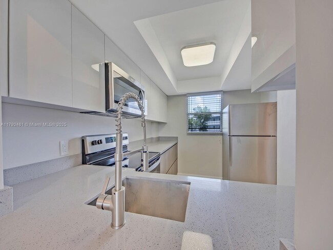 Building Photo - 108 Royal Pk Dr