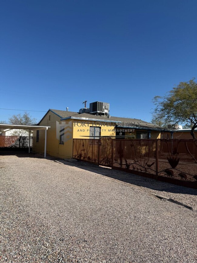 Building Photo - Welcome to this charming 2-bedroom, 1-bathroom + Den!