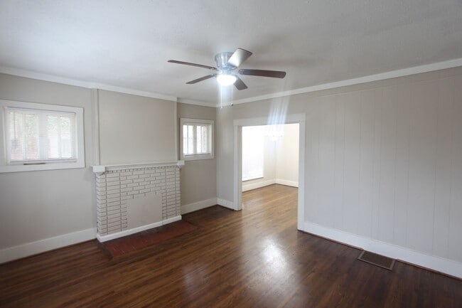 Building Photo - New On The Market and Newly Renovated!! Better Hurry!!