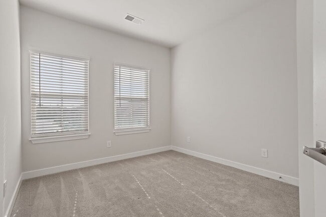 Building Photo - 117 Eagle Wood Dr