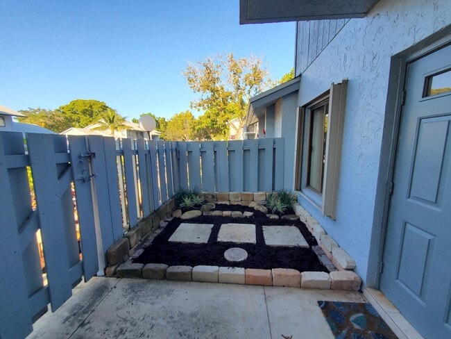 Building Photo - 2445 SW 22nd Ave