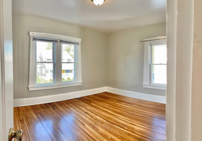 Building Photo - 918 Carpenter St