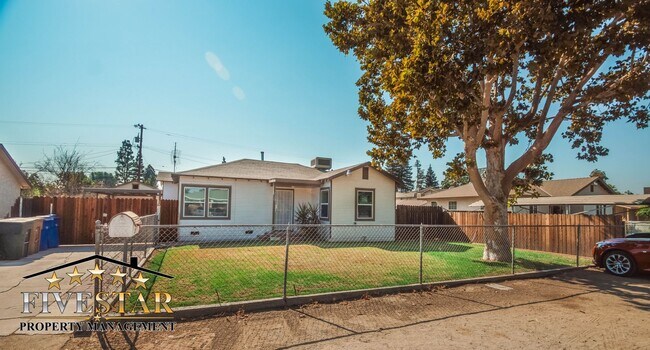 Building Photo - 209 Blomquist Dr