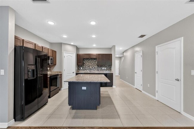 Building Photo - 3842 Hampstead Ln