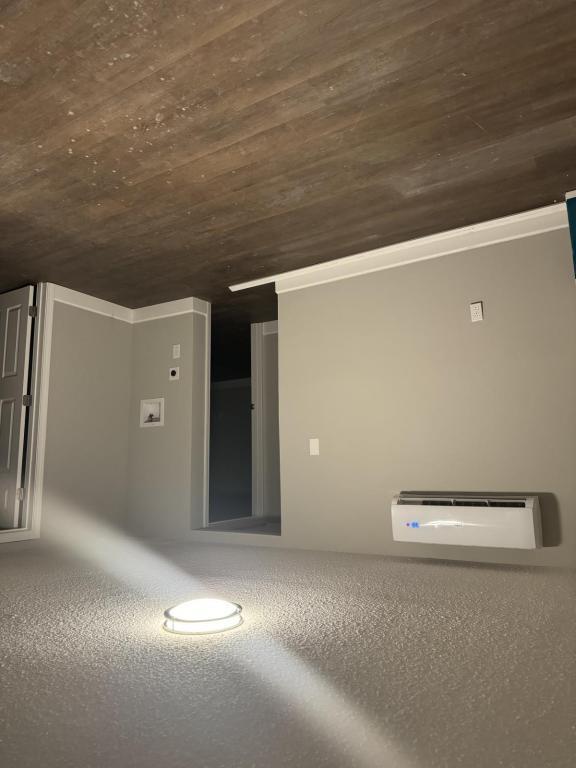 Building Photo - 1645 Blythe Ave SE