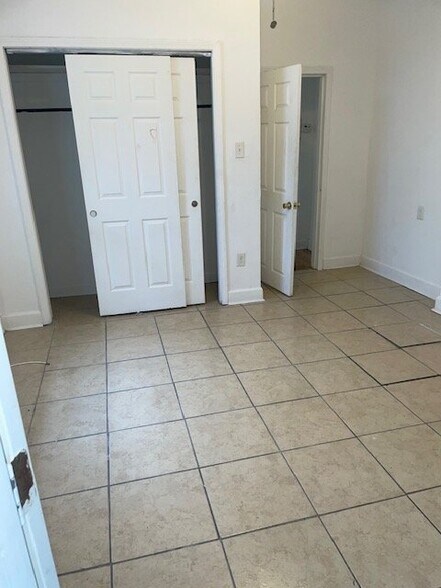 Building Photo - 2109 Mandeville St