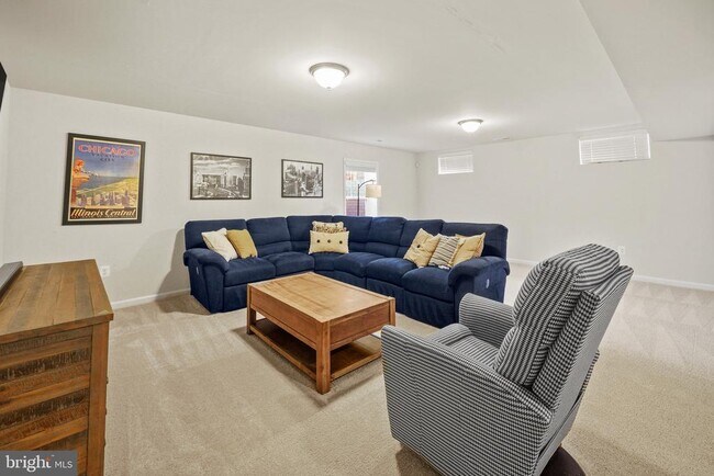 Building Photo - 1025 Forsythia Ln