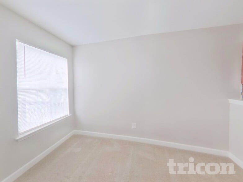 Building Photo - 506 Glencroft Dr