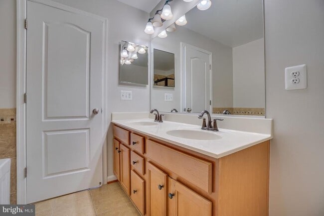 Building Photo - 6153 Aster Haven Cir