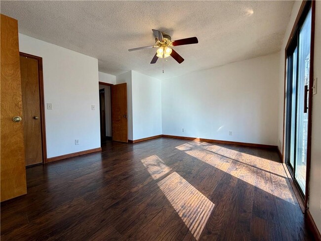 Building Photo - 6206 Westridge Trce