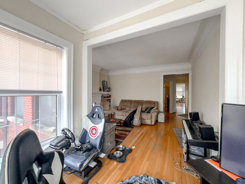 Building Photo - 935 Judson Ave