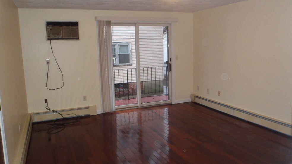 Building Photo - 1129 N Shore Rd